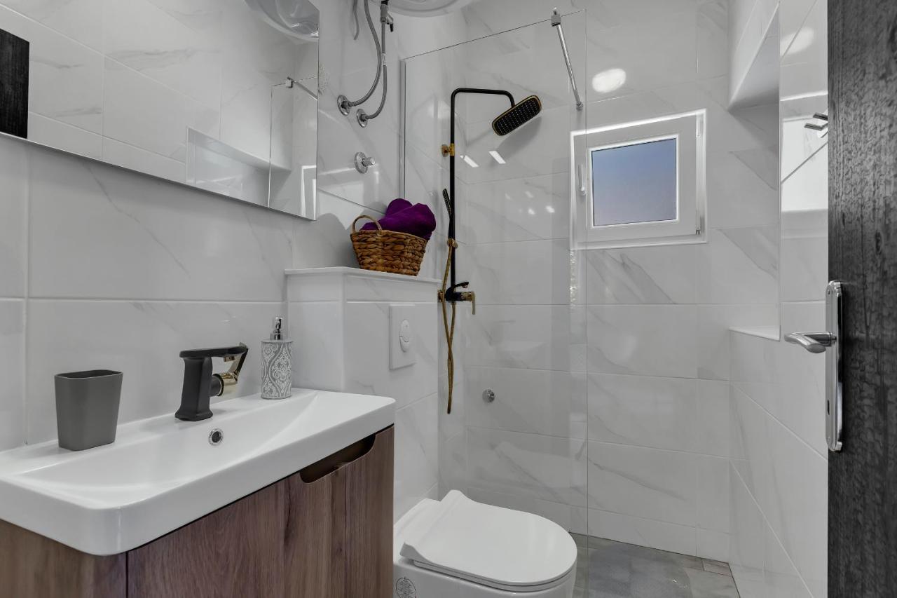 Appartamento Kuca Za Odmor Lemon Tree Makarska Esterno foto