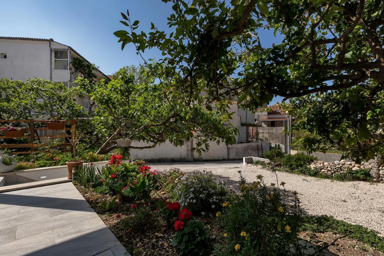 Appartamento Kuca Za Odmor Lemon Tree Makarska Esterno foto
