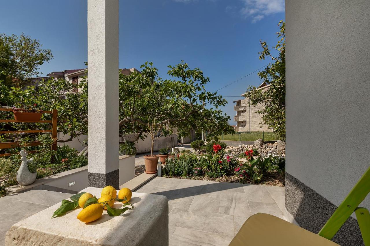 Appartamento Kuca Za Odmor Lemon Tree Makarska Esterno foto