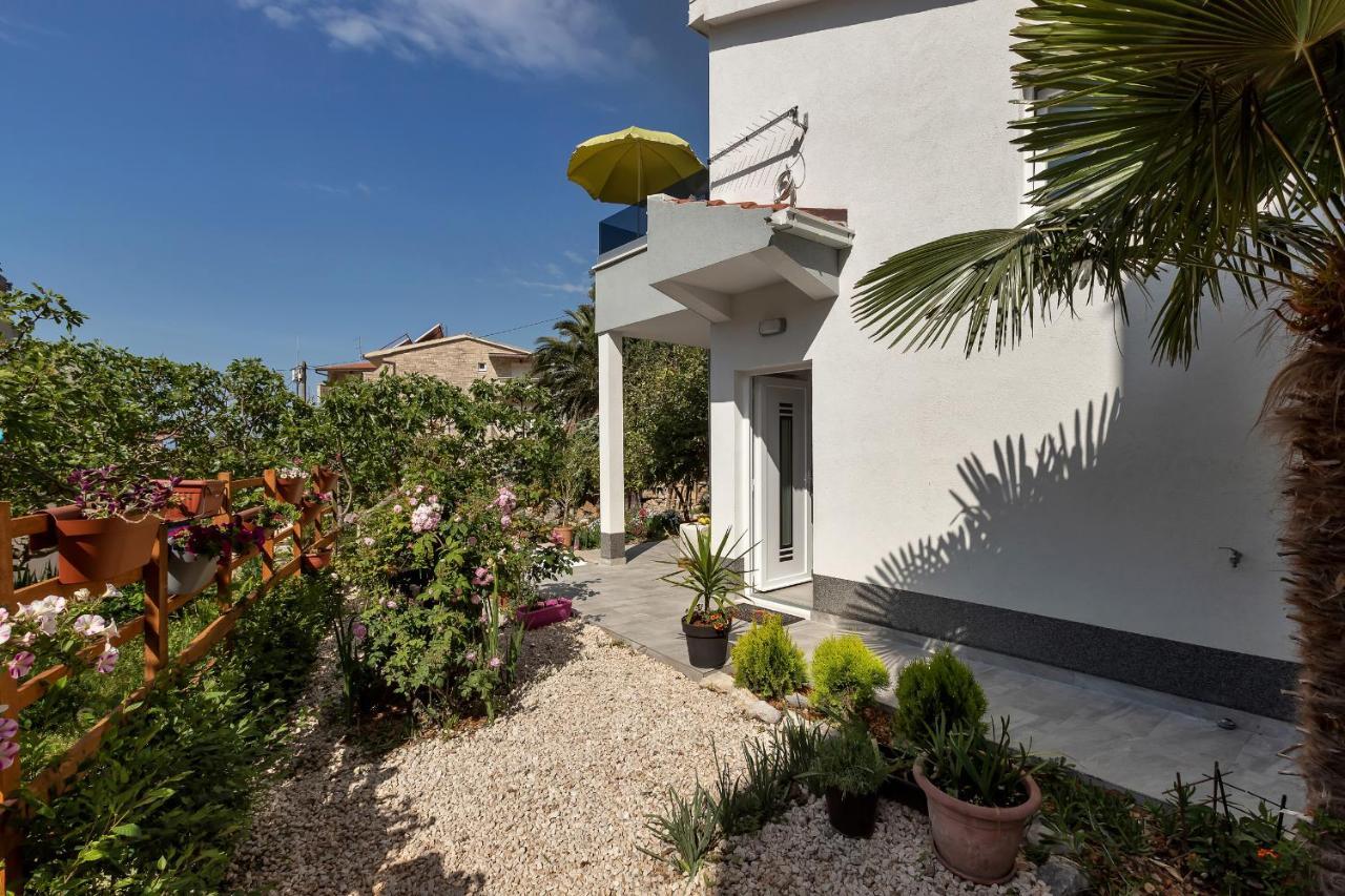 Appartamento Kuca Za Odmor Lemon Tree Makarska Esterno foto