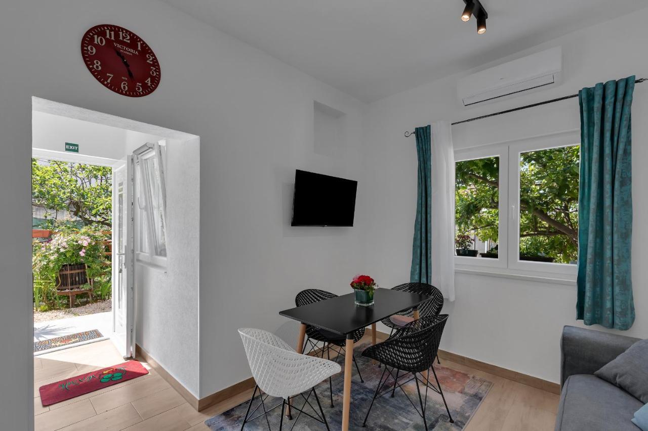 Appartamento Kuca Za Odmor Lemon Tree Makarska Esterno foto
