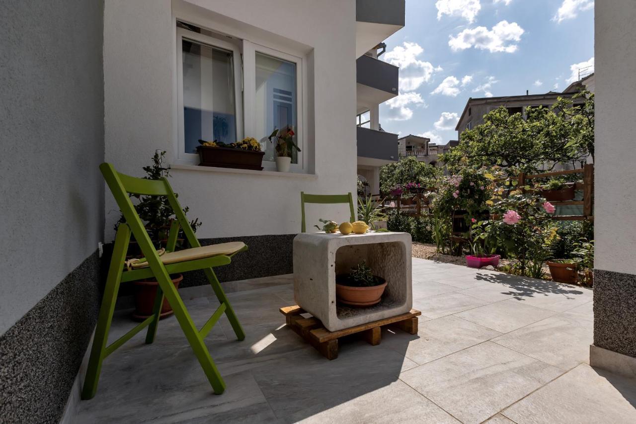Appartamento Kuca Za Odmor Lemon Tree Makarska Esterno foto